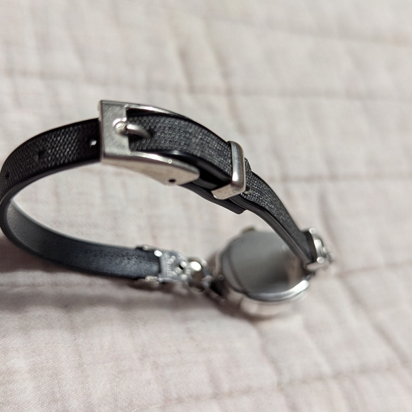 Vintage Ladies BENRUS Watch 17 Jewels Fancy Case original band…32 - Picture 9 of 10